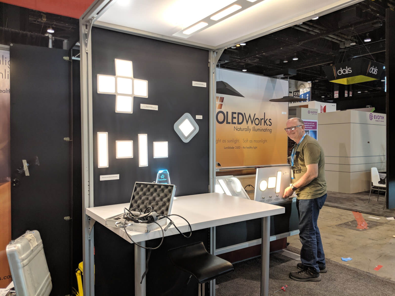 Prototype Manager Jeff Jackson at OLEDWorks booth at Lightfair 2018